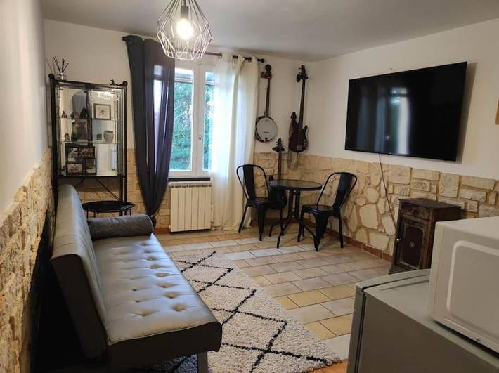 Gîte pour 3 personnes, avec terrasse dans Le Sambuc