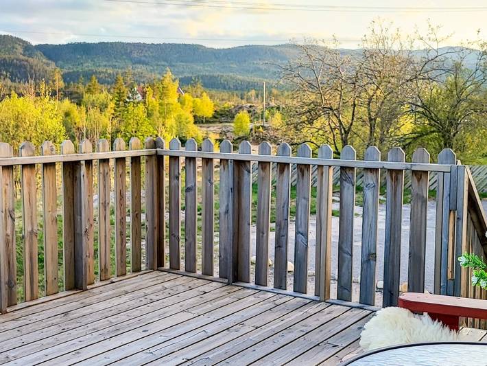 Ferieleilighet for 8 personer, med terrasse, barnevennlig i Aust-Agder