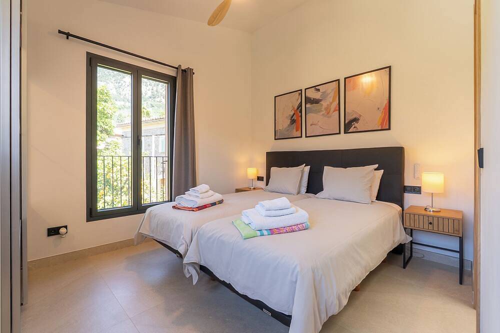 Bauernhof mit renoviertem Haus, Schwimmbad, Parkplatz und einen großen Garten mit Blick auf die Berge in Biniaraix, Sóller
