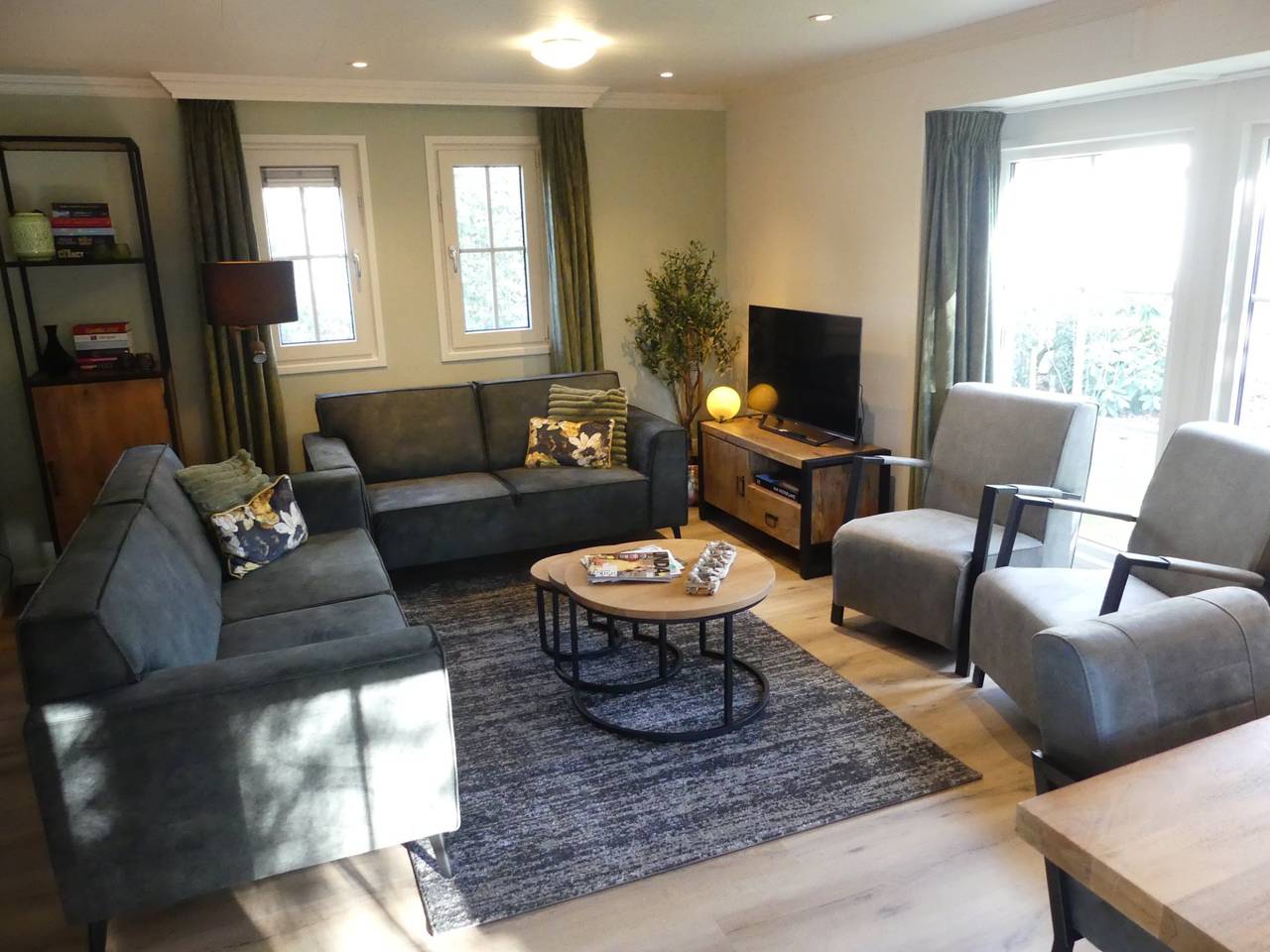 Landgoed Het Grote Zand — Dotterbloem Chalet mit Hot Tub | 4 Personen in Hooghalen, Drenthe