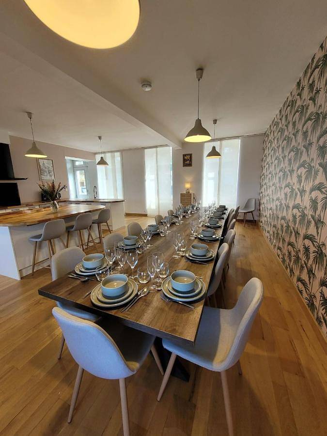 Location de vacances pour 15 personnes, avec jacuzzi et jardin, animaux acceptés à Villedieu-les-Poêles