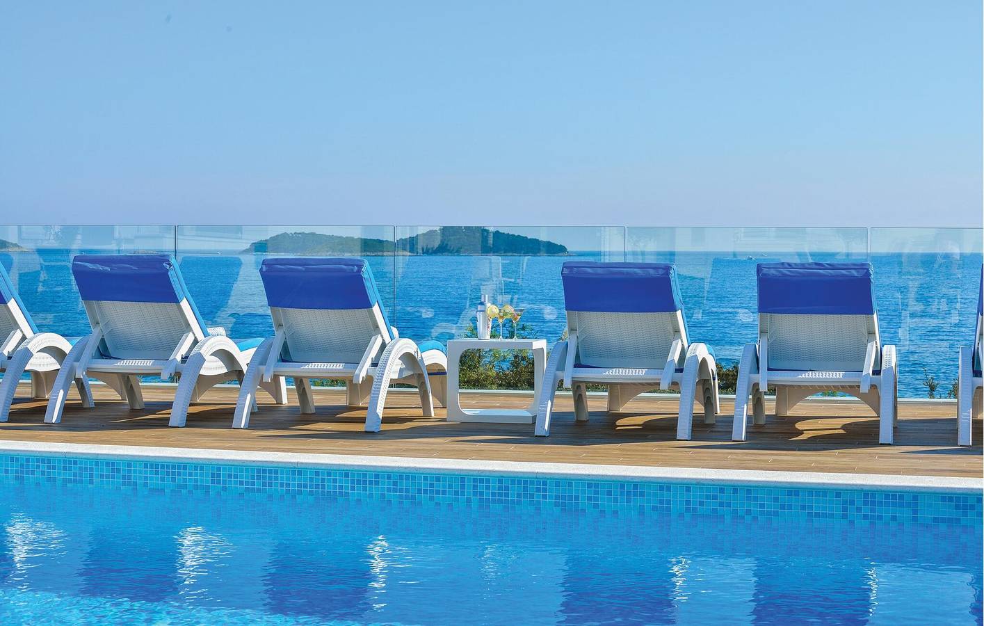 Apartamento vacacional entero, Apartamento de vacaciones para 2 personas con piscina in Rogoznica, Condado de Šibenik-Knin