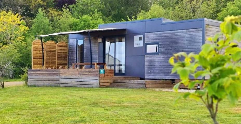 Camping pour 4 personnes, avec piscine et terrasse en Cotes-d'Armor