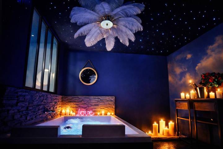Gîte pour 2 personnes, avec jacuzzi à Bourgoin-Jallieu