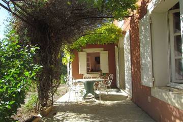 Location de vacances pour 8 personnes, avec jacuzzi et jardin à Gargas