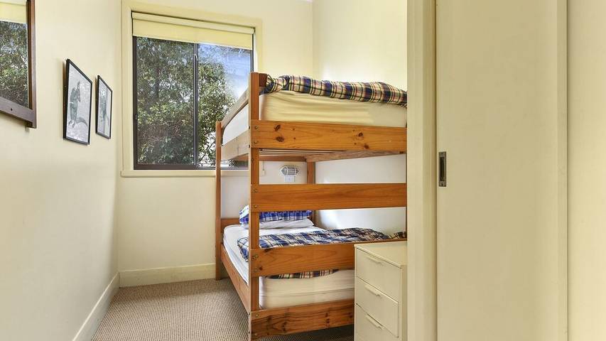 Holiday home for 10 people, with garden and balcony, with pets in Lorne