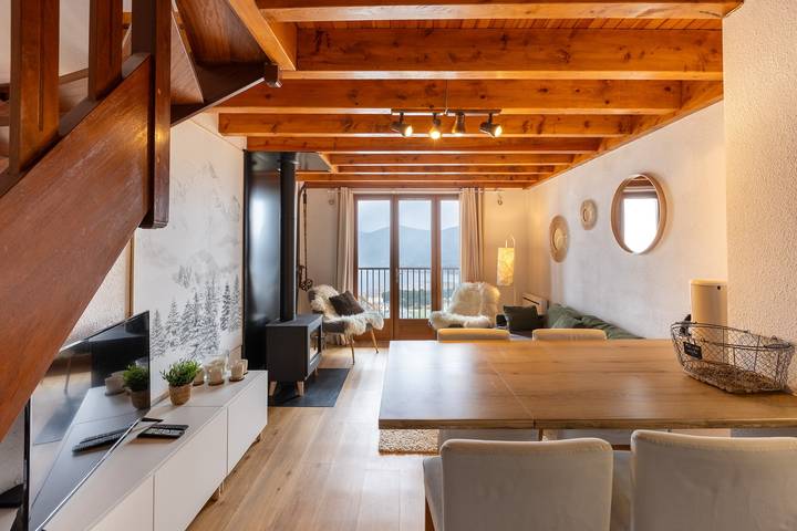 Gîte pour 4 personnes, avec vue sur le lac et balcon à Les Angles - 2