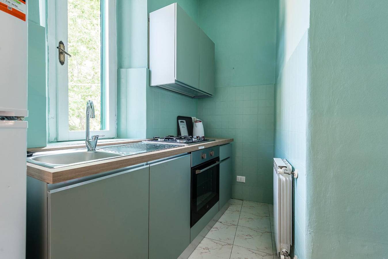 Entire apartment, Apartment 'Family House' with Balcony and Wi-Fi in Pisa, Italian Riviera