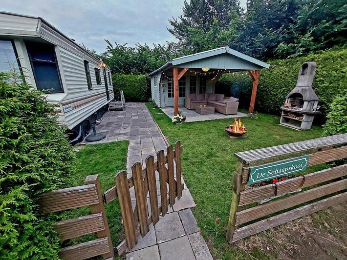 Camping für 6 Personen, mit Terrasse und Garten sowie Ausblick in Friesland - 3