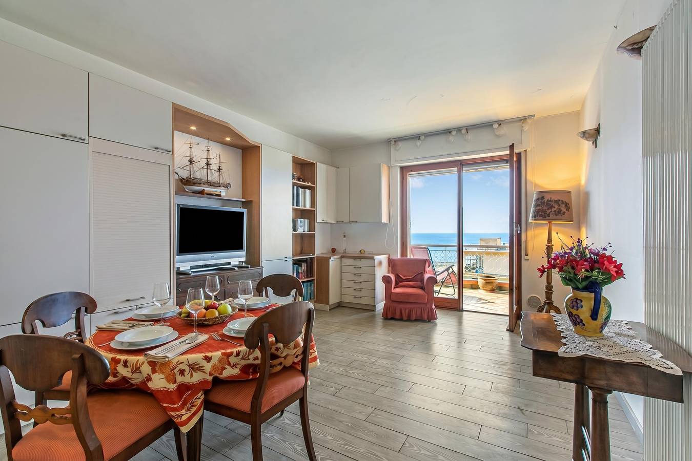 Ganze Wohnung, Ferienwohnung für 4 Personen mit Meerblick in San Remo, Sanremo Gemeinde