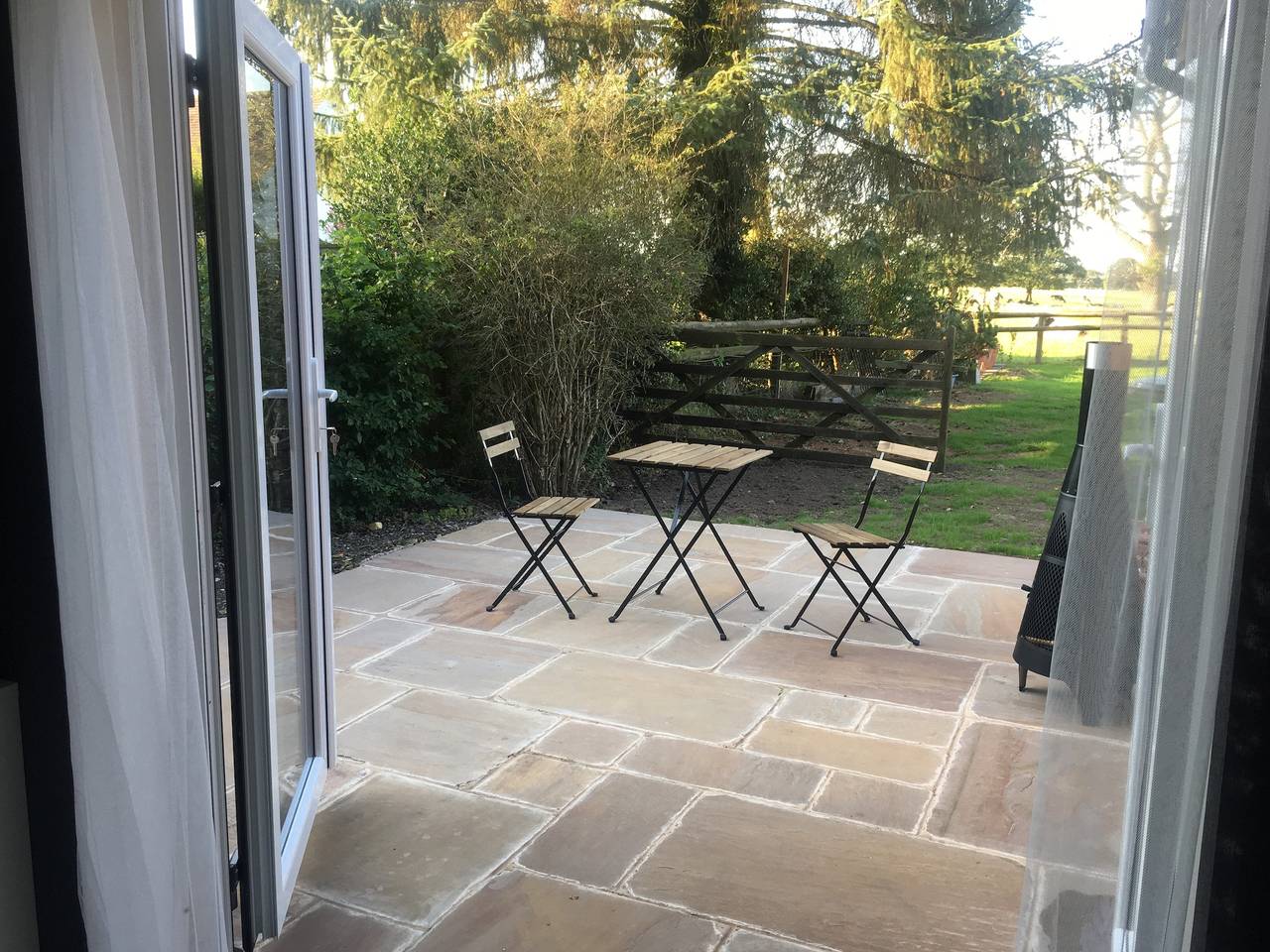 Entire studio, Private Room - Sleeps 2 - Private Entry - Parking in Tanworth in Arden, Warwickshire