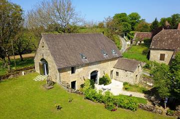 Gîte pour 8 personnes, avec jardin à Thégra