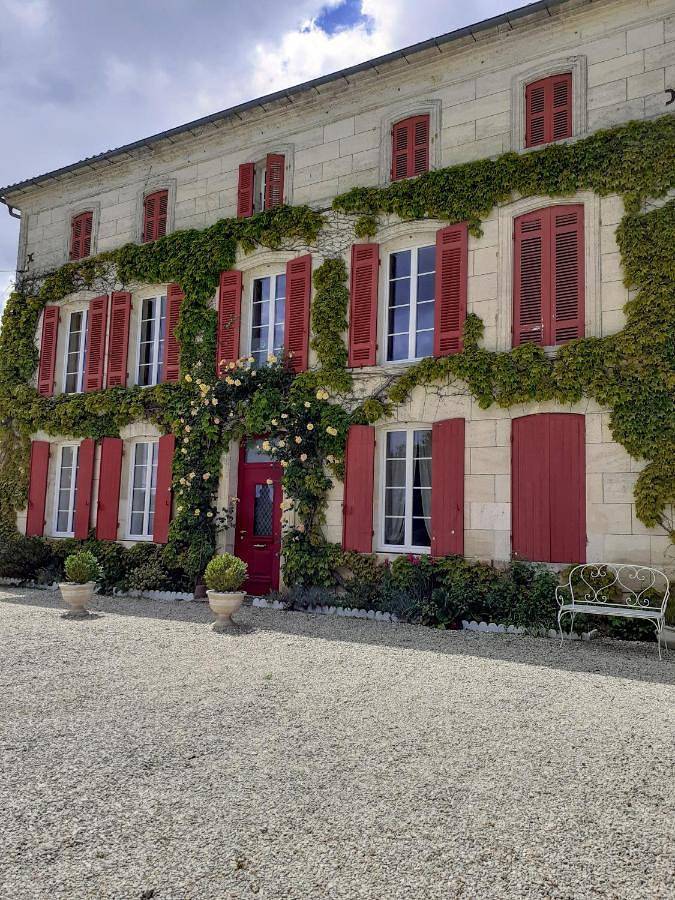 Location de vacances pour 15 personnes, avec terrasse ainsi que vue et jardin à Rouffignac - 2