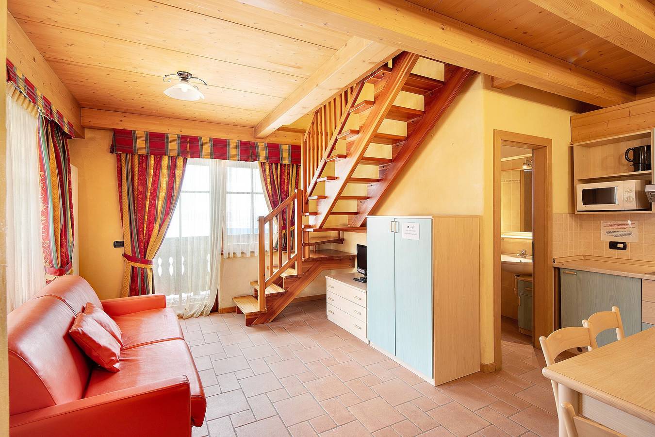 Ganze Wohnung, Ferienwohnung 'Chalet Li Palù Trilocale 4' mit Bergblick, Balkon und Wlan in Livigno (Stadt), Livigno
