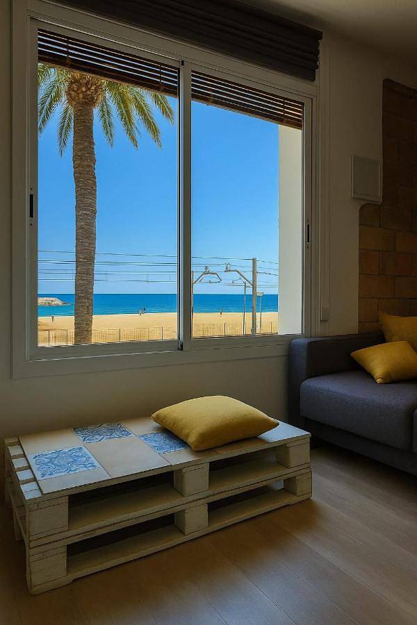 Apartamento entero, La Bellamar - Apartamento en primera línea mar- in Premiá de Mar, Costa del Maresme
