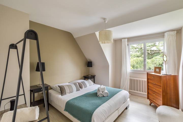 Location de vacances pour 8 personnes, avec terrasse ainsi que piscine et jardin dans Port Briac - 4