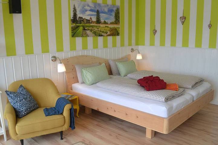 Ferienwohnung für 4 Personen, mit Sauna und Balkon sowie Pool und Garten in Reichenau - 2