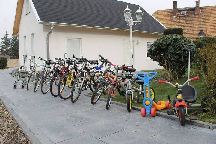 Bungalow con jardín de invierno, terraza, barbacoa y jardín. Se aceptan animales in Niederwiesa, Chemnitz (region)