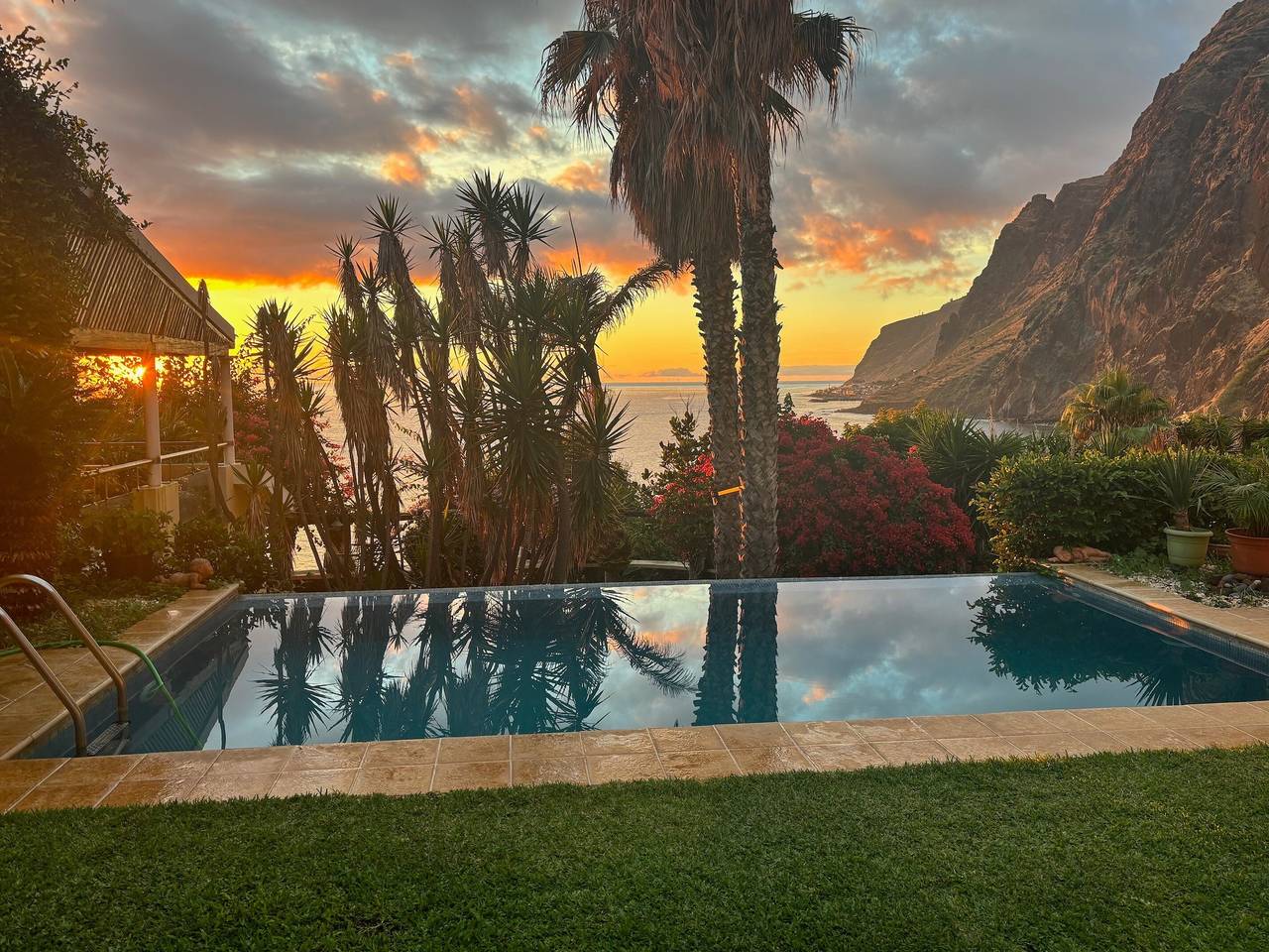 Habitación 'Suite Bela Vigia 3' con piscina compartida, jardín compartido y Wi-Fi in Jardim do Mar, Isla de Madeira