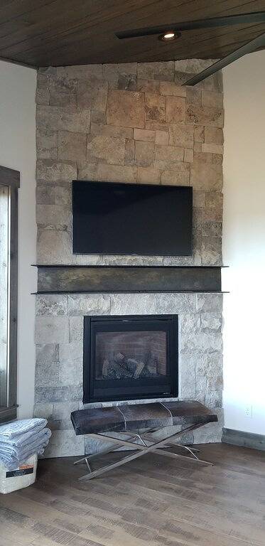 Vacation rental for 16 people, with hot tub and sauna as well as terrace and yard in Idaho