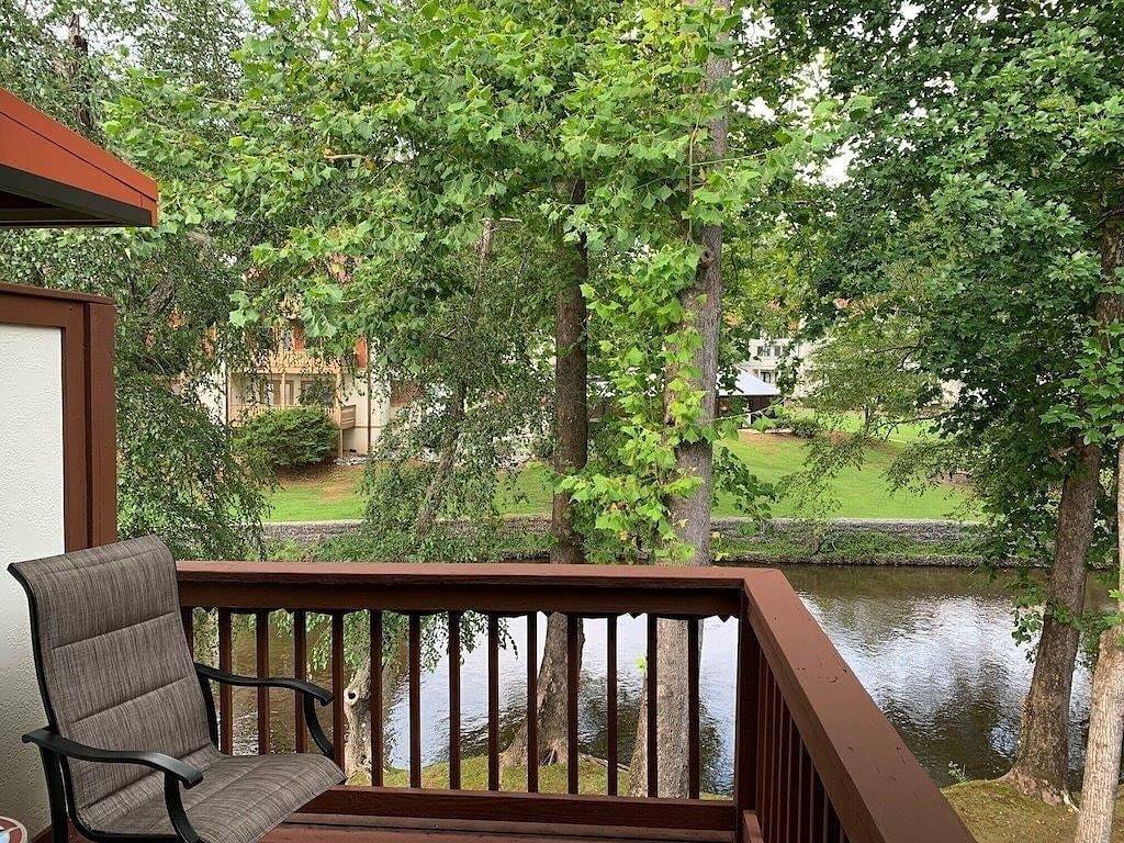 Ganze Wohnung, Edelweiss River Haus on the river and close to everything in Helen in Helen, Chattahoochee National Forest