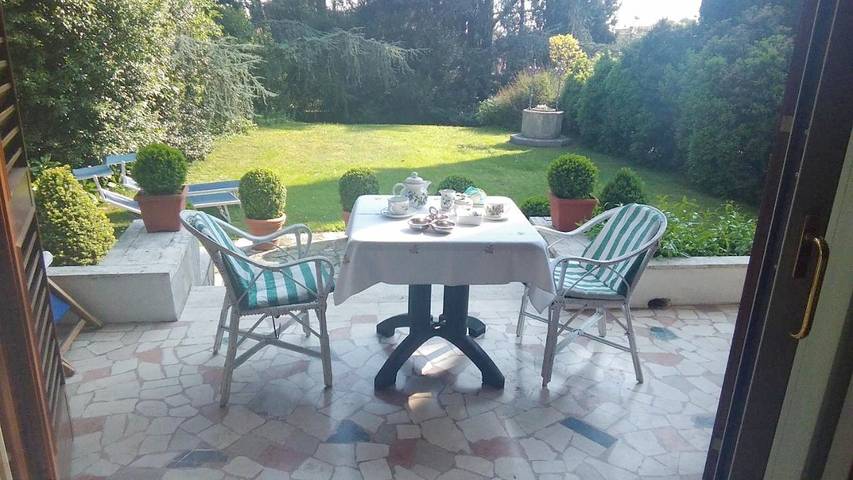 Chambre d’hôte pour 3 personnes, avec Terrasse ainsi que Jardin et Vue à Passirano