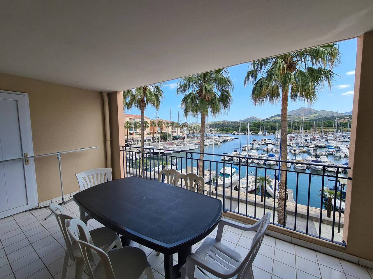 Entire apartment, 1Br+Cabin Apt, 4-6 guests, Parking, 150m to beach - Argelès-sur-Mer in La Côte Vermeille, Argelès-sur-Mer