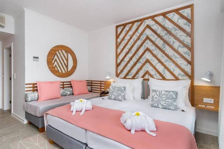 Oceanfront Room w/ Balcony | Heated Pool Access | Near Porto Moniz in Madeira