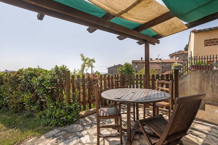 Ganze Wohnung, Ferienwohnung 'La Castellana' mit Gemeinschaftspool, Wi-Fi und Klimaanlage in Massarosa, Italienische Riviera