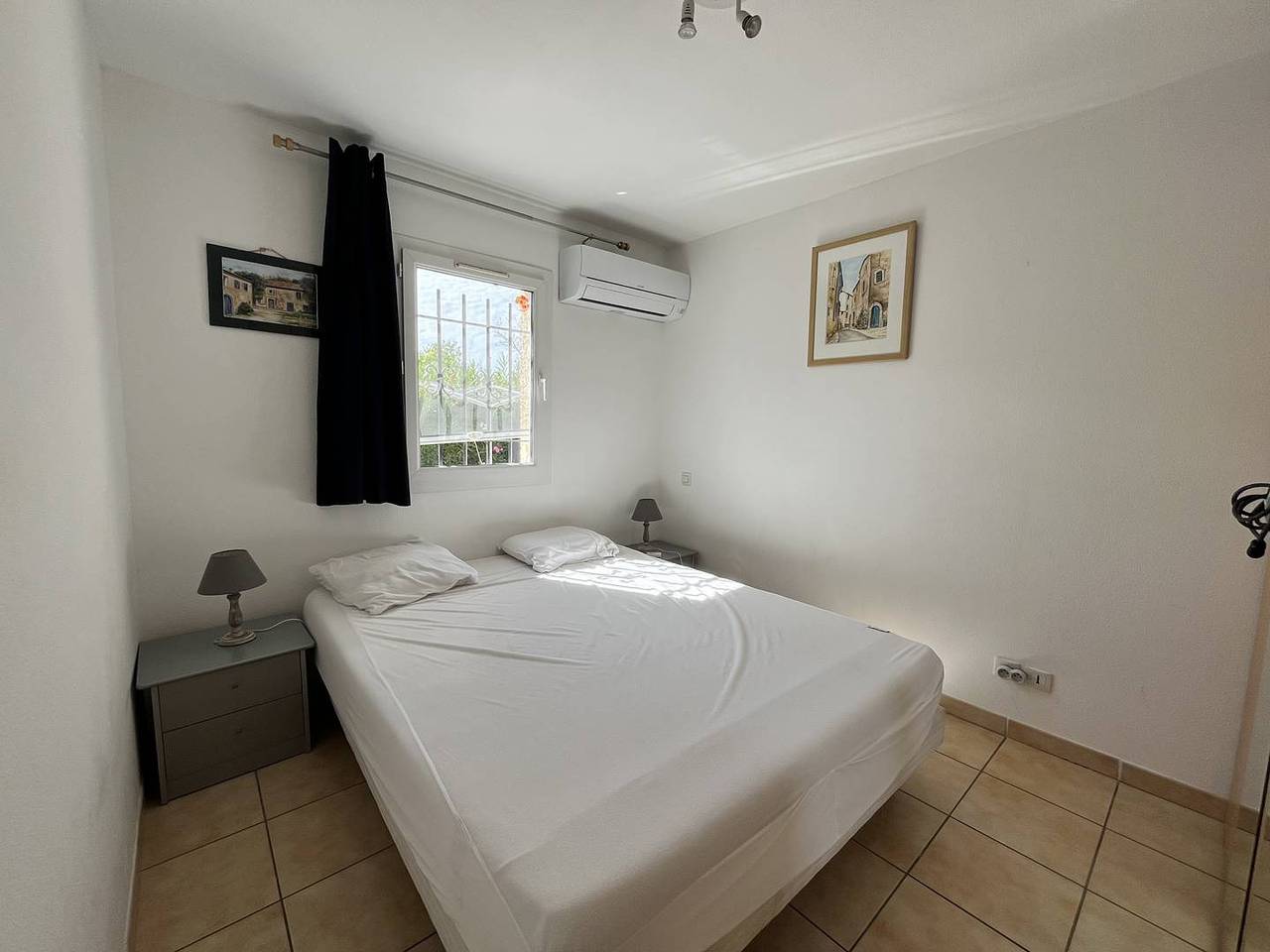 Appartement de vacances entier, Belle villa d'angle spacieuse climatisée, face réserve naturelle, Wifi, 6 couchages, résidence avec piscine. in Portiragnes Plage, Portiragnes