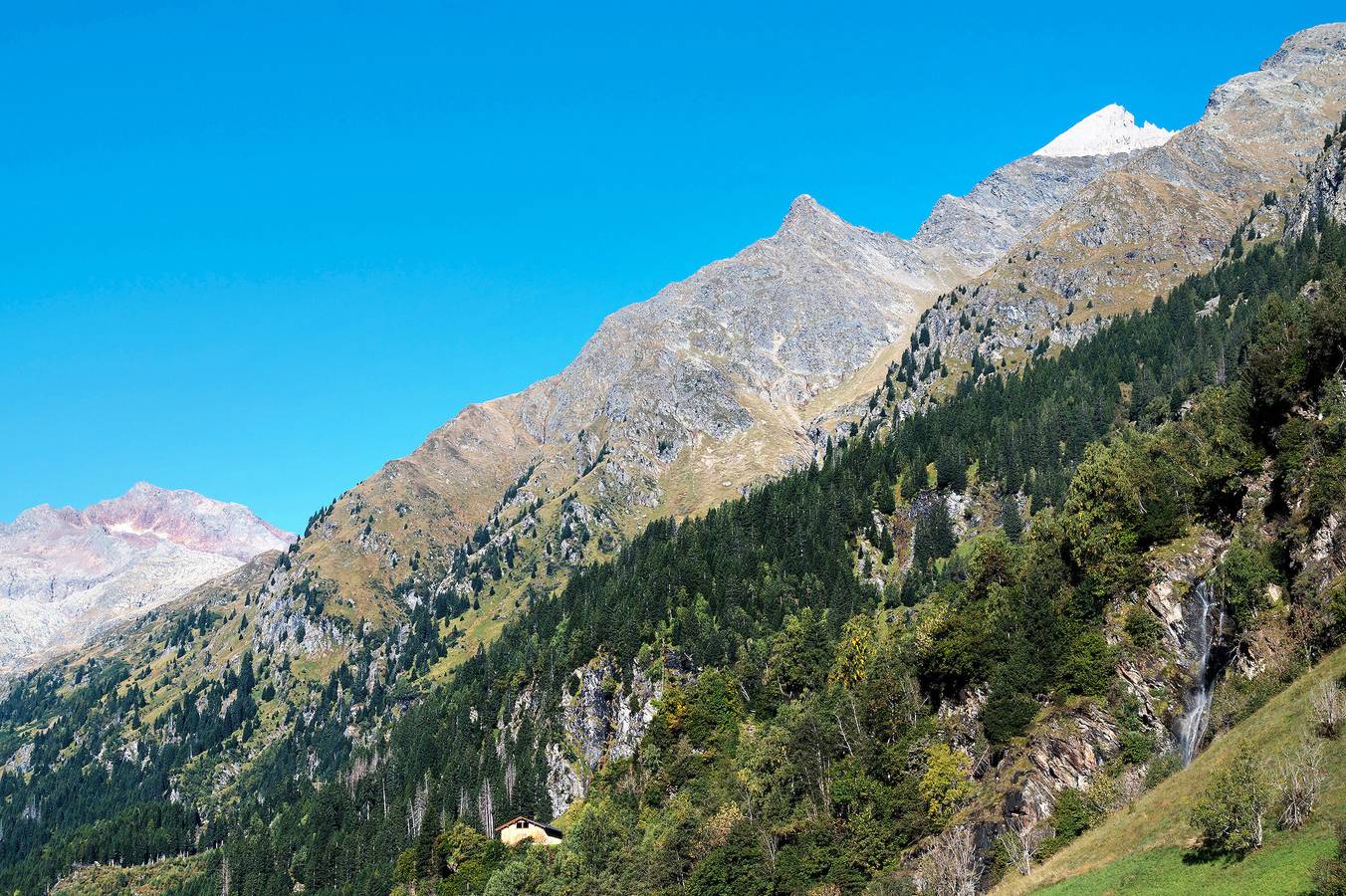 Ganze Wohnung, Ferienwohnung 'Lodge 2' mit Bergblick, privater Terrasse und Wi-Fi in Pflersch, Brenner