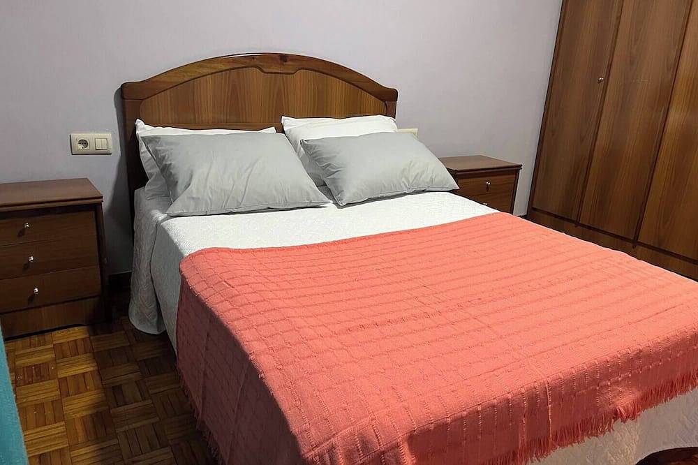 Entire apartment, Artur Ii Apartment (University) in Ourense, Ourense Region