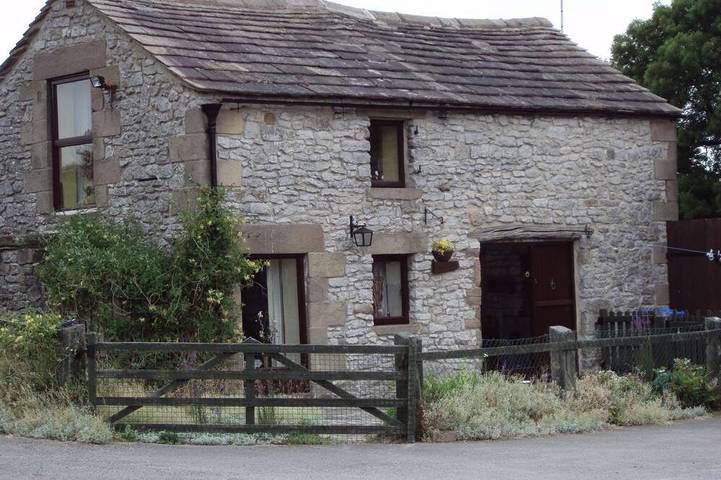 Encantadora casa de piedra caliza en el corazón del Peak District. in Aldwark, Derbyshire