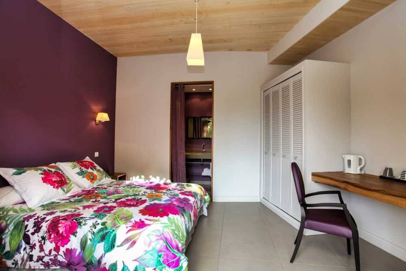 Chambre Lilas – Charme naturel et confort in Carsac-Aillac, Périgord Noir