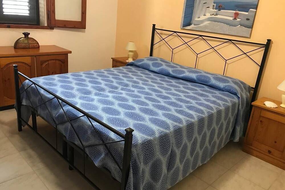 Bärenturm, Wi-Fi, Terrasse, Garten, Parkplatz, 150 m vom Strand entfernt in Torre Dell'orso, Lecce Provinz