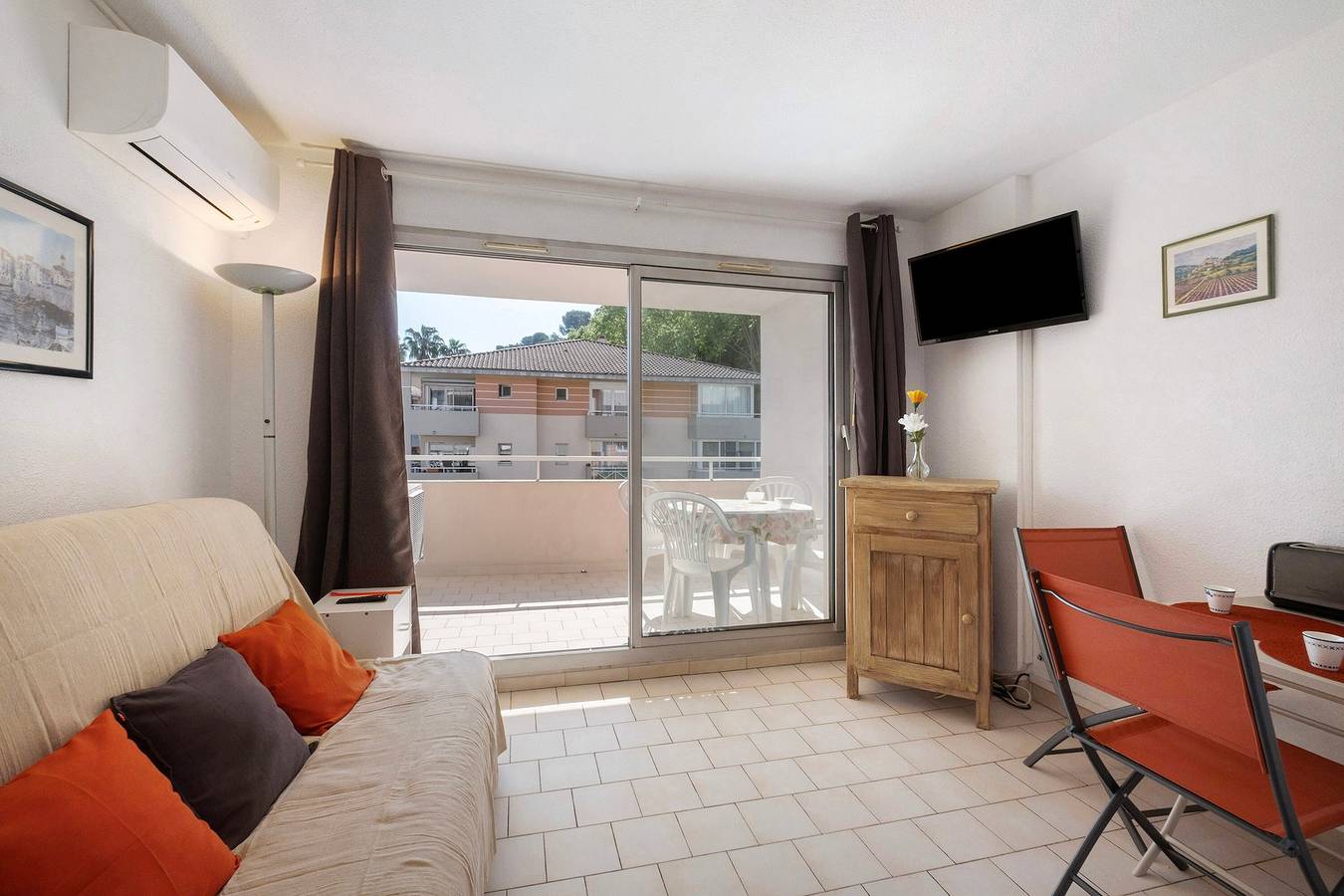 Studio 'L'oasis' met gedeeld zwembad, privéterras en airconditioning, foto 13