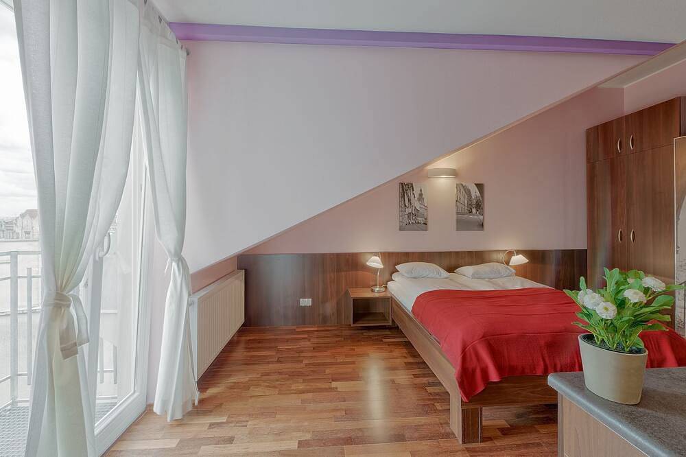 Estudio de belleza a 5 minutos de la plaza principal en el centro de la ciudad in Cracovia, Pequeña Polonia (región histórica)