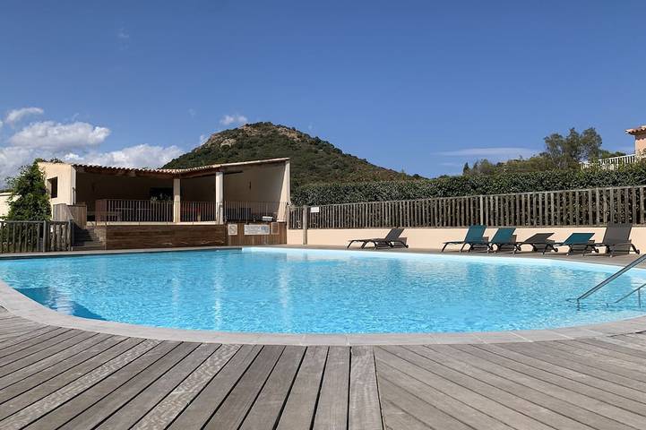 Appartement de vacances pour 6 personnes, avec balcon et piscine