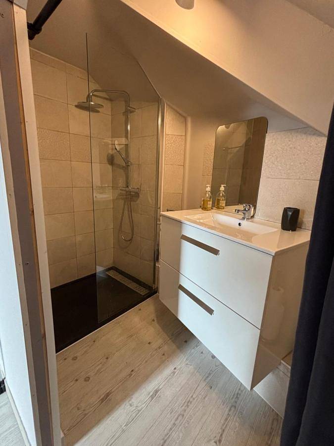 Location de vacances pour 3 personnes, avec balcon à Sainte-Colombe-de-Peyre - 2