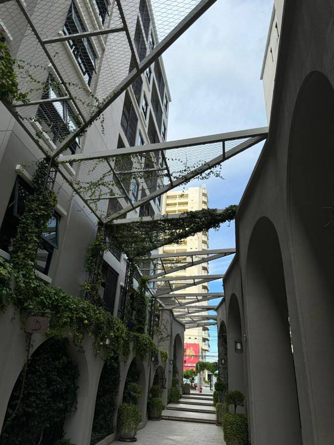 Lägenhet för 2 Personer, med barnpool samt pool och trädgård i Hua Hin