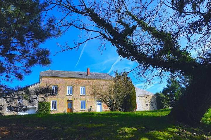 Location de vacances pour 9 personnes dans Écordal