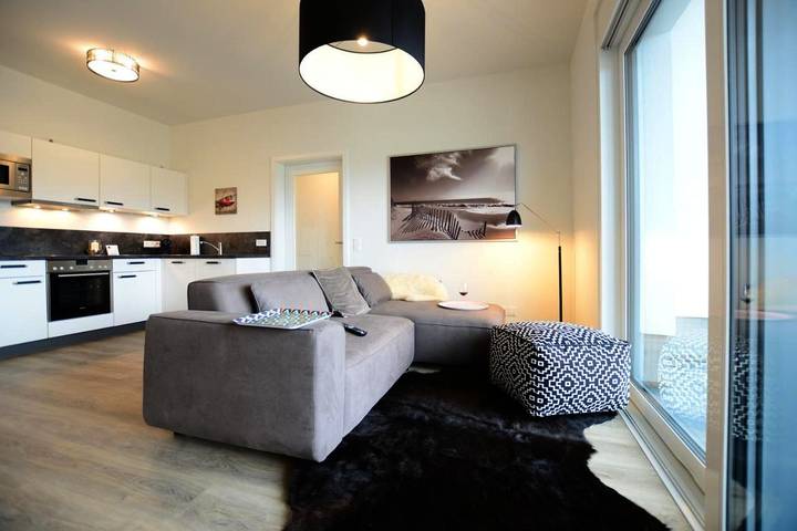 Ferienwohnung für 5 Personen, mit Terrasse und Garten sowie Seeblick und Ausblick