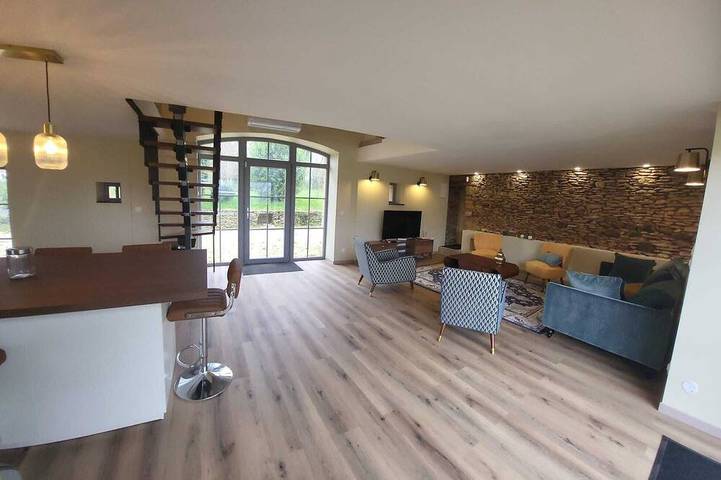 Location de vacances pour 7 personnes, avec Terrasse et Jardin à Anglars-Nozac - 2