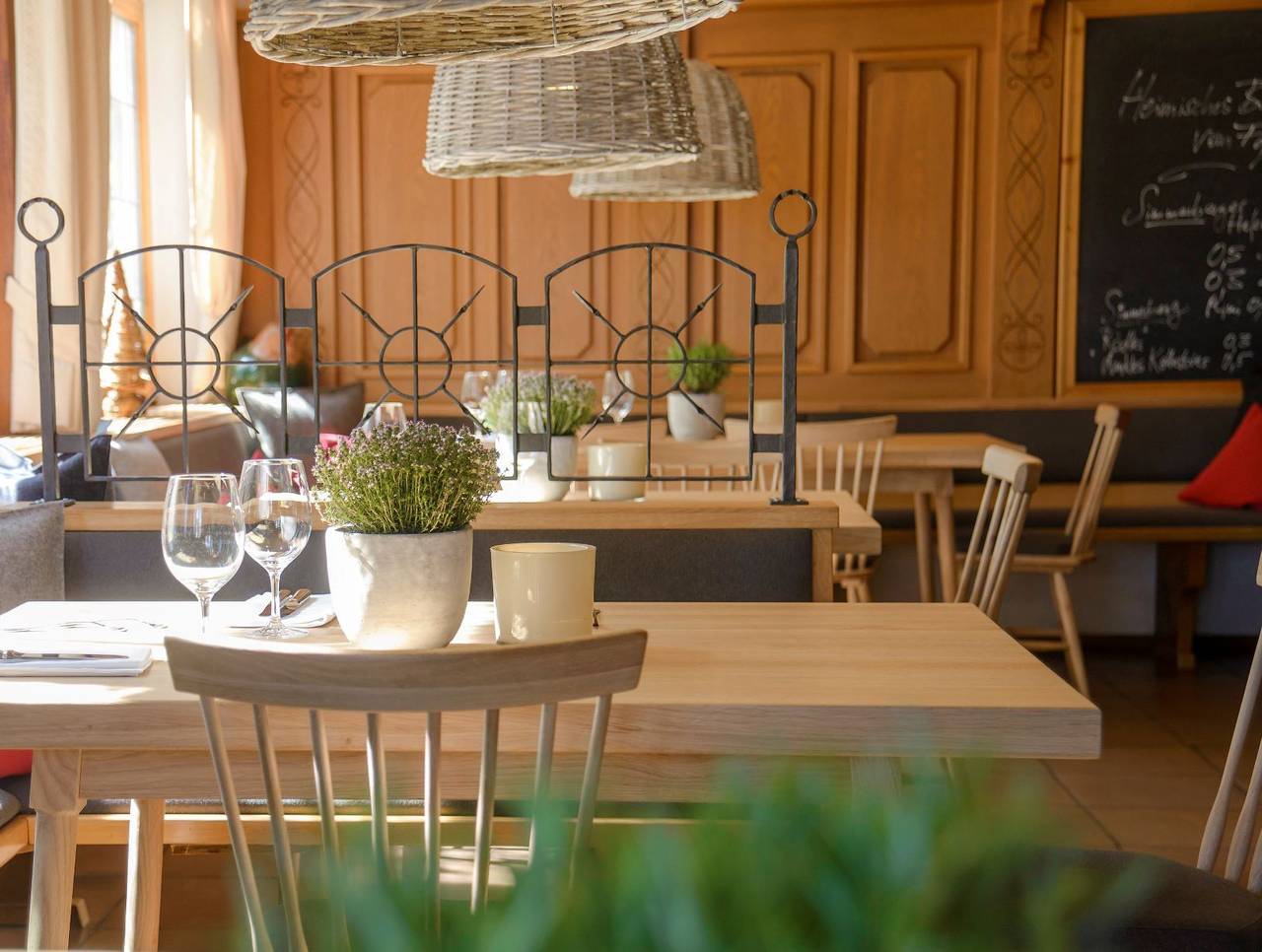 Biohotel Mohren - Doppelzimmer Blumenwiese in Deggenhausertal, Region Bodensee-Oberschwaben