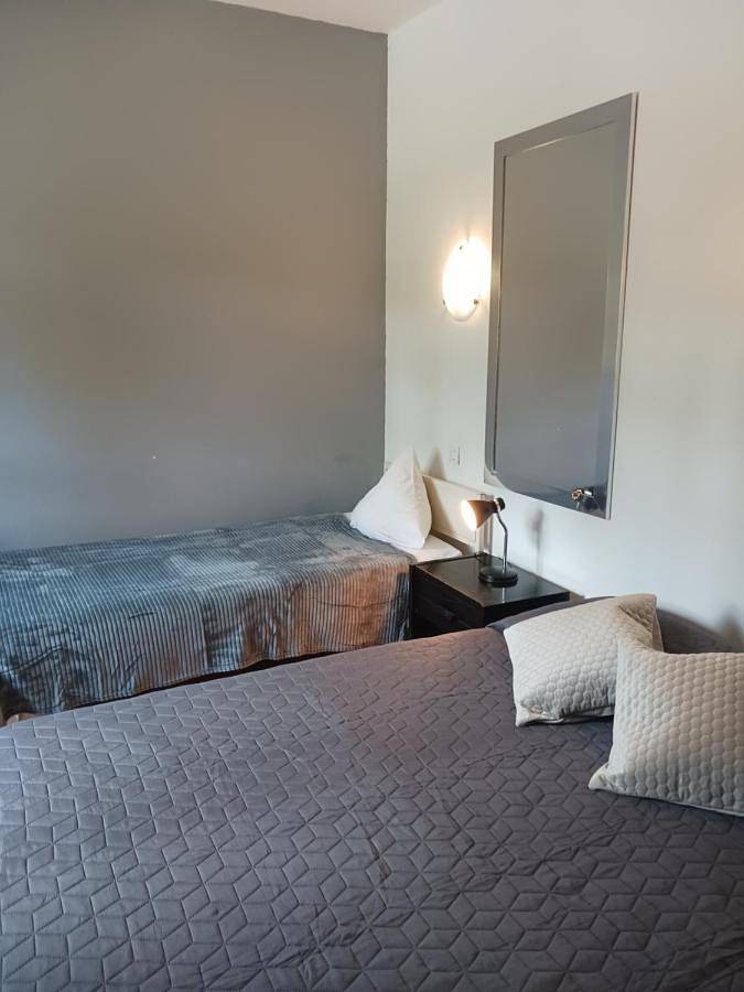 Hôtel pour 2 personnes, avec vue à Château-Arnoux-Saint-Auban - 4