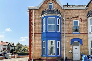 Apartment for 2 People in Lytham St Annes, Blackpool Pleasure Beach, Photo 2