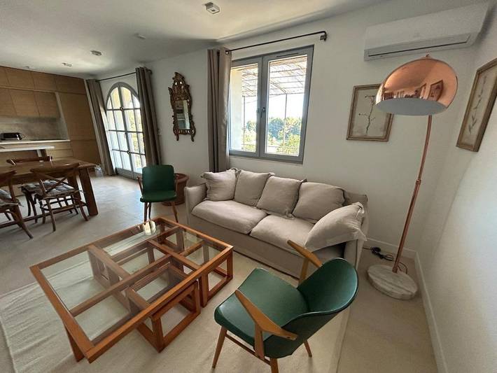 Location de vacances pour 6 personnes, avec jardin ainsi que vue et terrasse à Vaugines - 4