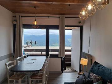 Gîte pour 6 personnes, avec jardin ainsi que balcon et vue dans La Banne d'Ordanche