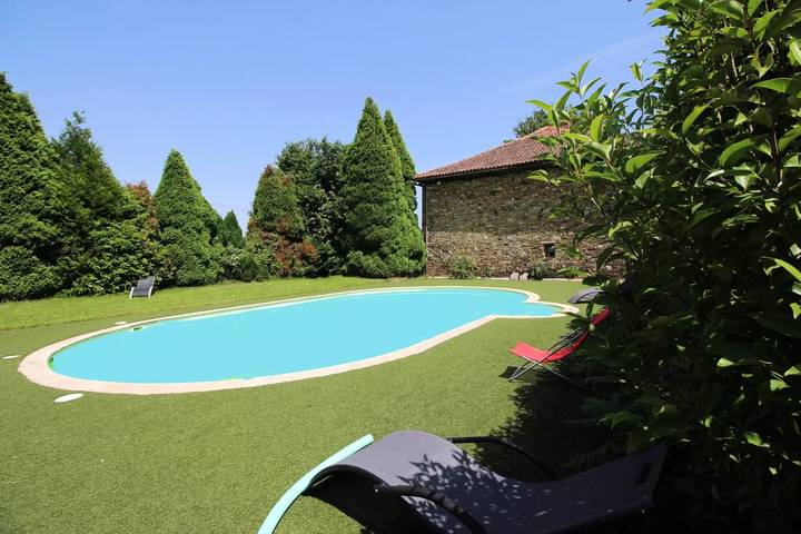 Gîte pour 8 personnes, avec piscine et jardin à Champagnac-la-Rivière - 3