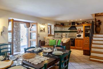 Agriturismo per 8 Persone in Casola in Lunigiana, Parco Regionale delle Alpi Apuane, Foto 2